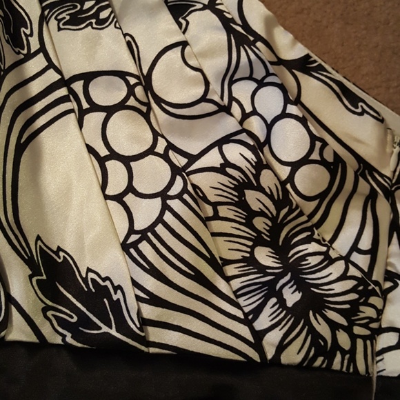 EUC beautiful cocktail dress❣ - Picture 5 of 6